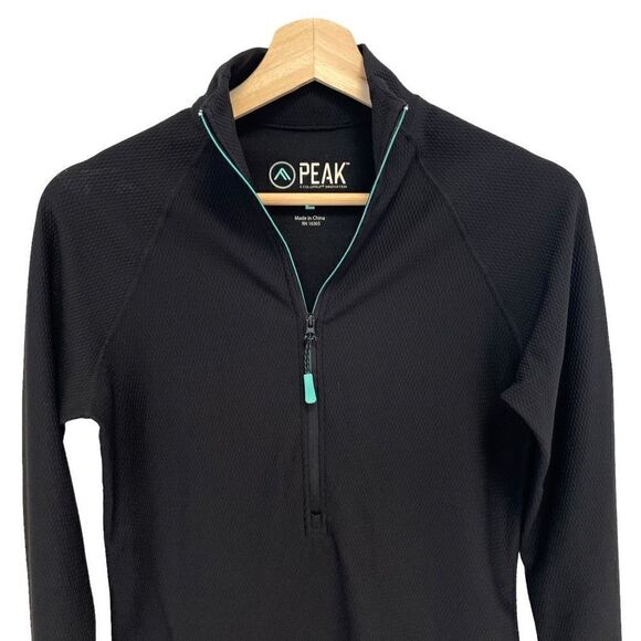 Peak 1/2 Zip Top - Picture 2 of 7